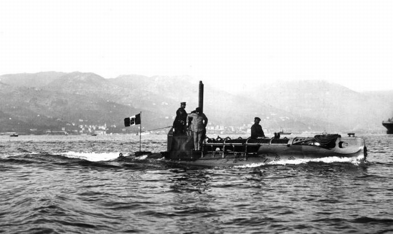 1915.10.15_A.1.alle.prove.a.Spezia-I.sommergibili.italiani-1963.800.jpg