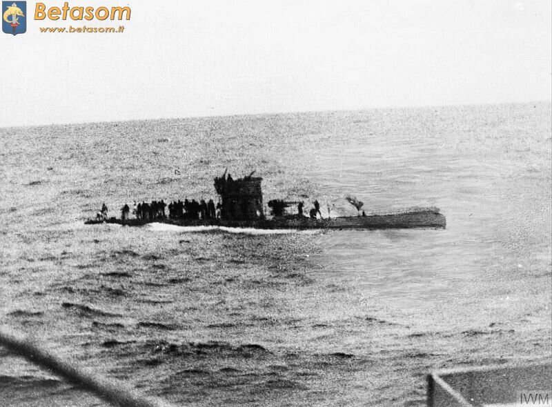 HMS.WHEATLAND-Smg.ASTERIA_affonda-17.02.1943_IWM_A-16687_800.jpg
