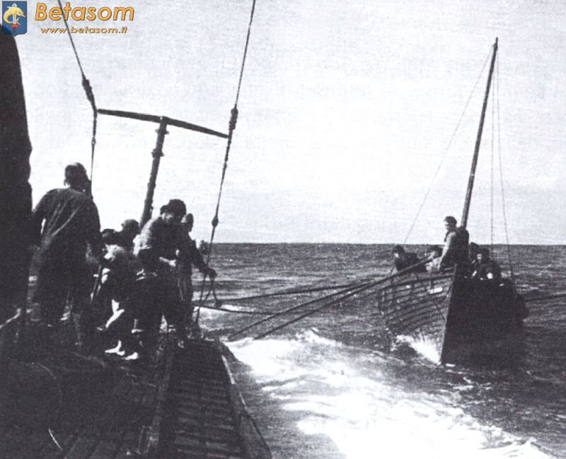 Smg.CAPPELLINI_naufraghi.Kabalo-1_I.sommergibili.italiani.1940-1943_2013-14_800.jpg