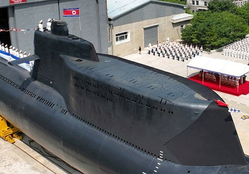 NK_submarine-01.jpg