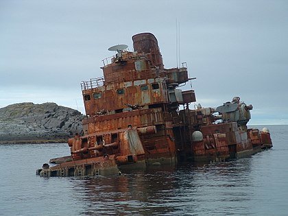 420px-Murmansk_cruiser_shipwreck.jpg.0866761b18c775d4246f1cc05e8e3e47.jpg